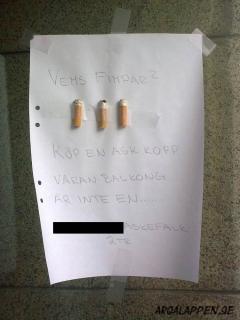 Har han månne ett falköga för aska?